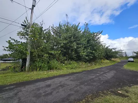 33 Rd Ave, Keaau, HI 96749