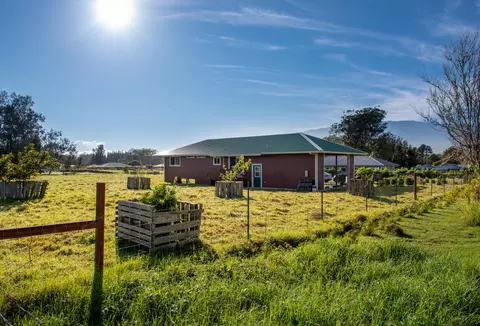 64-5240 White Rd, Kamuela, HI 96743