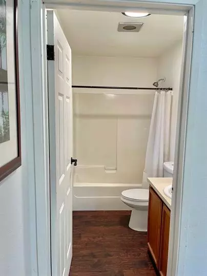 Bath - 17-733 Ala Loop, Mountain View, HI 96771 photo 1 of 1