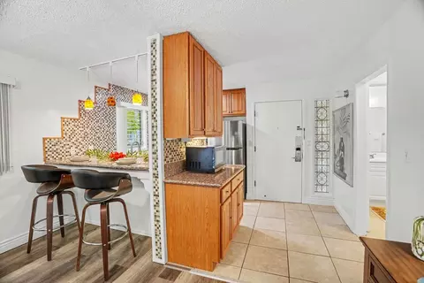 Kitchen - 525 Aleka Lp #B8, Kapaa, HI 96746 photo 3 of 5