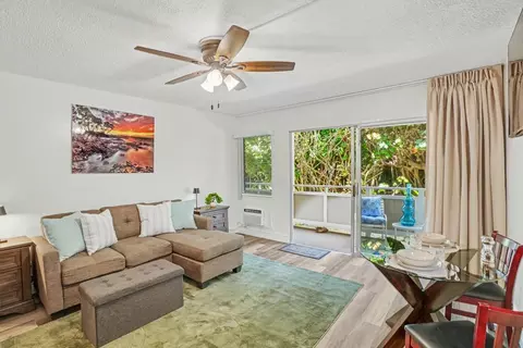 Living - 525 Aleka Lp #B8, Kapaa, HI 96746 photo 3 of 4