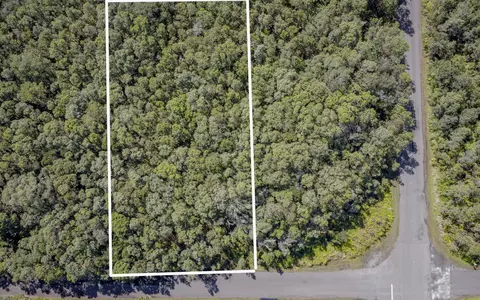 6 Th St, Volcano, HI 96785