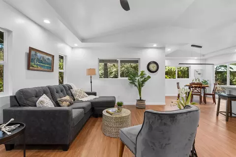 Living - 11-3790 9th St, Volcano, HI 96785 photo 3 of 4