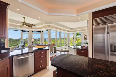 4100 Queen Emmas Dr #31, Princeville, HI 96722