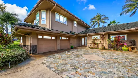 4100 Queen Emmas Dr #40, Princeville, HI 96722