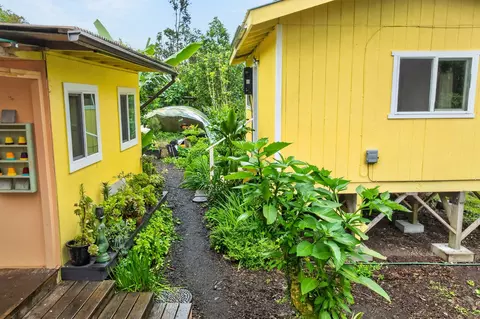 11-2722 Makoa Rd, Volcano, HI 96785