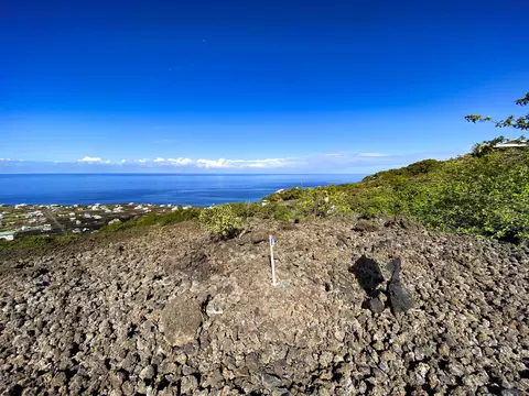 Milolii Rd, Captain Cook, HI 96704