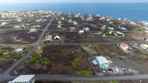 Eiwa Ave, Captain Cook, HI 96704