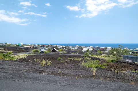 Eiwa Ave, Captain Cook, HI 96704