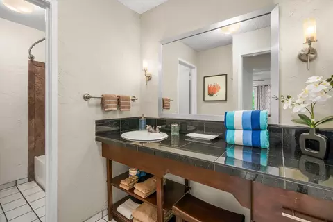 Bath - 525 Aleka Lp #A3, Kapaa, HI 96746 photo 1 of 2