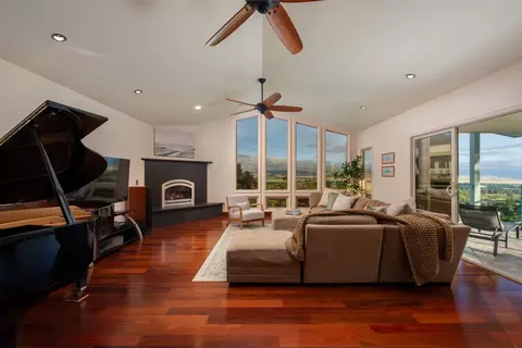 65-1310 Lihipali Rd #B, Kamuela, HI 96743