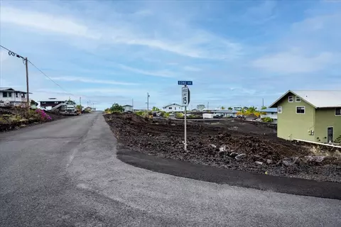 Eono Ave, Captain Cook, HI 96704