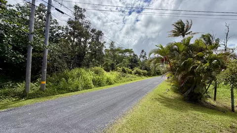 9 Th Ave, Keaau, HI 96749