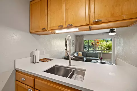 Kitchen - 525 Aleka Lp #H7, Kapaa, HI 96746 photo 2 of 5