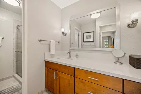 Bath - 525 Aleka Lp #H7, Kapaa, HI 96746 photo 1 of 2