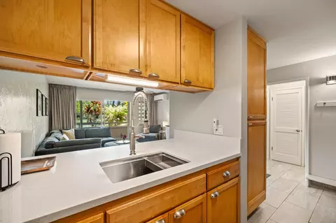 Kitchen - 525 Aleka Lp #H7, Kapaa, HI 96746 photo 3 of 5