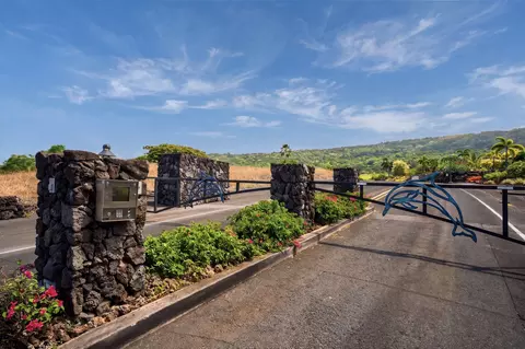 83-1021 Kahauloa Pl, Captain Cook, HI 96704