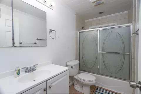 Bath - 4580 Mamane St, Kapaa, HI 96746 photo 1 of 2