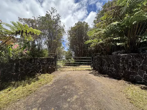 Hohiu St, Mountain View, HI 96771