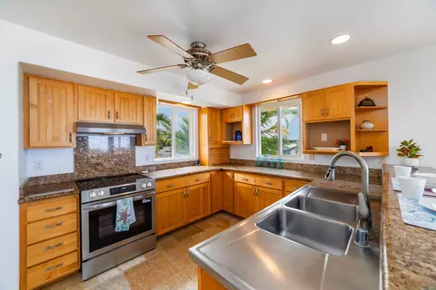 73-4346 Lunahana Pl, Kailua Kona, HI 96740