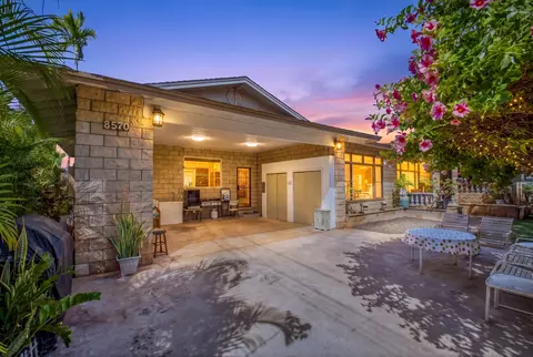 8570 Kekaha Rd, Kekaha, HI 96752