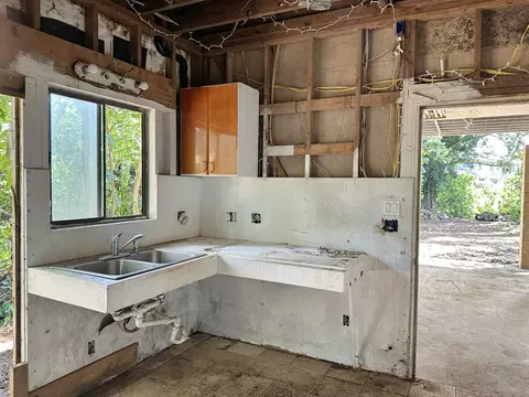 Kitchen - 6335 Opaekaa Rd # -C, Kapaa, HI 96746 photo 4 of 4