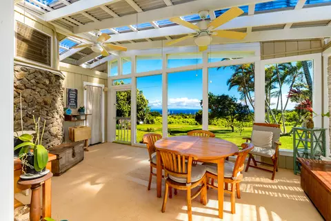 55-3229 Akoni Pule Hwy, Hawi, HI 96719