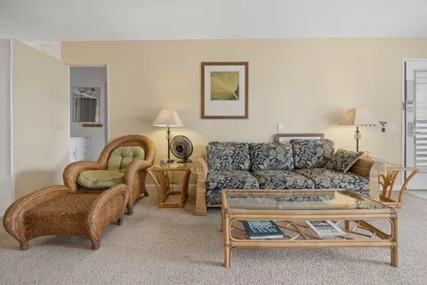 Living - 4909 Lower Honoapiilani Rd #E3E, Lahaina, HI 96761 photo 5 of 6
