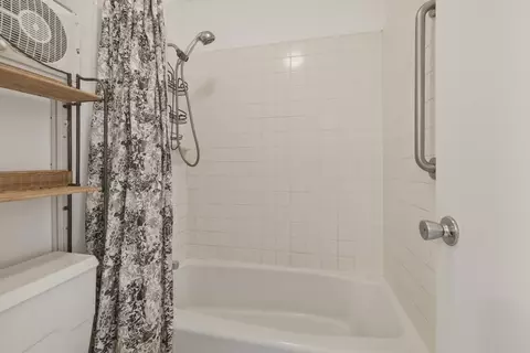 Bath - 4909 Lower Honoapiilani Rd #E3E, Lahaina, HI 96761 photo 2 of 2