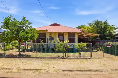 8267 Elepaio Rd, Kekaha, HI 96752