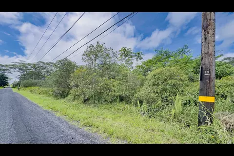 17 Th Ave, Keaau, HI 96749