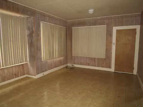 Living - 66 Ohea St, Hilo, HI 96720 photo 1 of 2