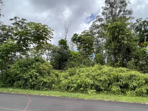 4 Th Ave, Keaau, HI 96749