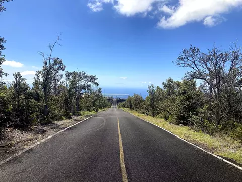 Pineapple Pkwy, Ocean View, HI 96737