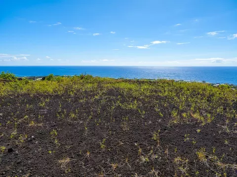 Umi Ave, Captain Cook, HI 96704