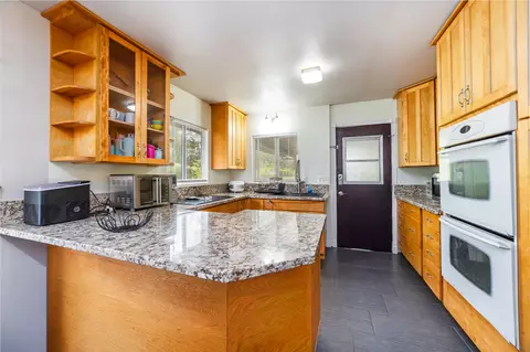 Kitchen - 11-3169 A Volcano Rd, Volcano, HI 96785 photo 1 of 2