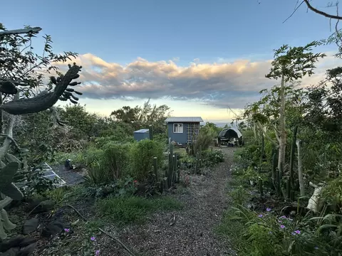 94-6482 Palaoa Rd, Naalehu, HI 96772