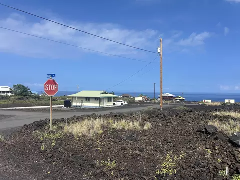 Elua Ave, Captain Cook, HI 96704