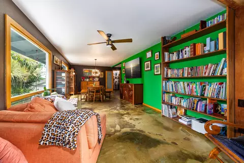 Living - 1700 Mona Loop, Hilo, HI 96720 photo 3 of 3