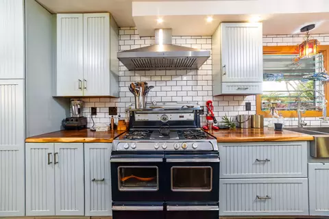 Kitchen - 1700 Mona Loop, Hilo, HI 96720 photo 2 of 3