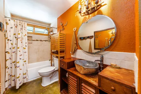 Bath - 1700 Mona Loop, Hilo, HI 96720 photo 4 of 5
