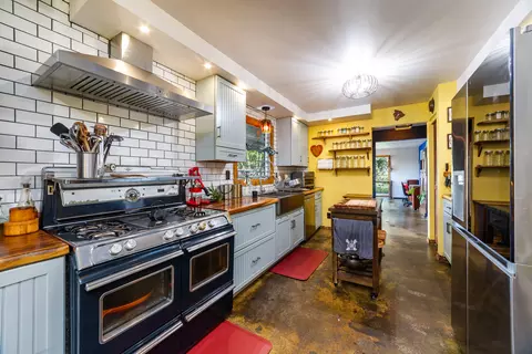 Kitchen - 1700 Mona Loop, Hilo, HI 96720 photo 1 of 3