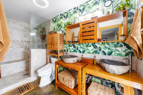 Bath - 1700 Mona Loop, Hilo, HI 96720 photo 1 of 5