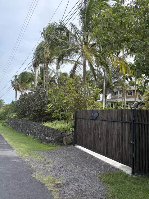 94-1605 Haehae St, Naalehu, HI 96772