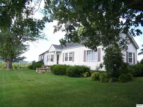 706 Spring Creek Rd, Dandridge, TN 37725 photo 1