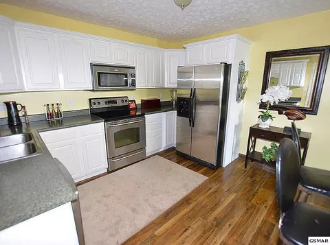 902 Sharp Rd, Sevierville, TN 37876 photo 3