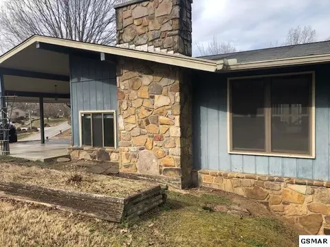 448 Sharon Dr, Pigeon Forge, TN 37863 photo 1