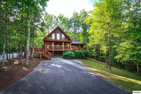 2324 Bogle Spring Loop, Sevierville, TN 37862 photo 1