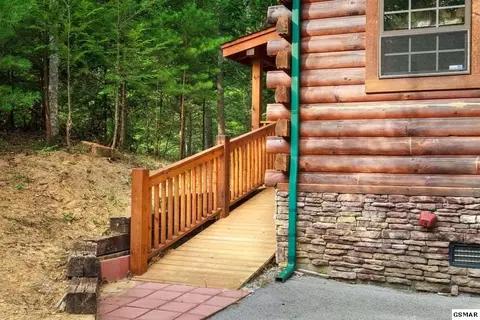 2324 Bogle Spring Loop, Sevierville, TN 37862 photo 2
