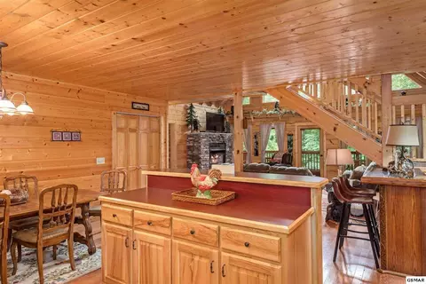 2324 Bogle Spring Loop, Sevierville, TN 37862 photo 9